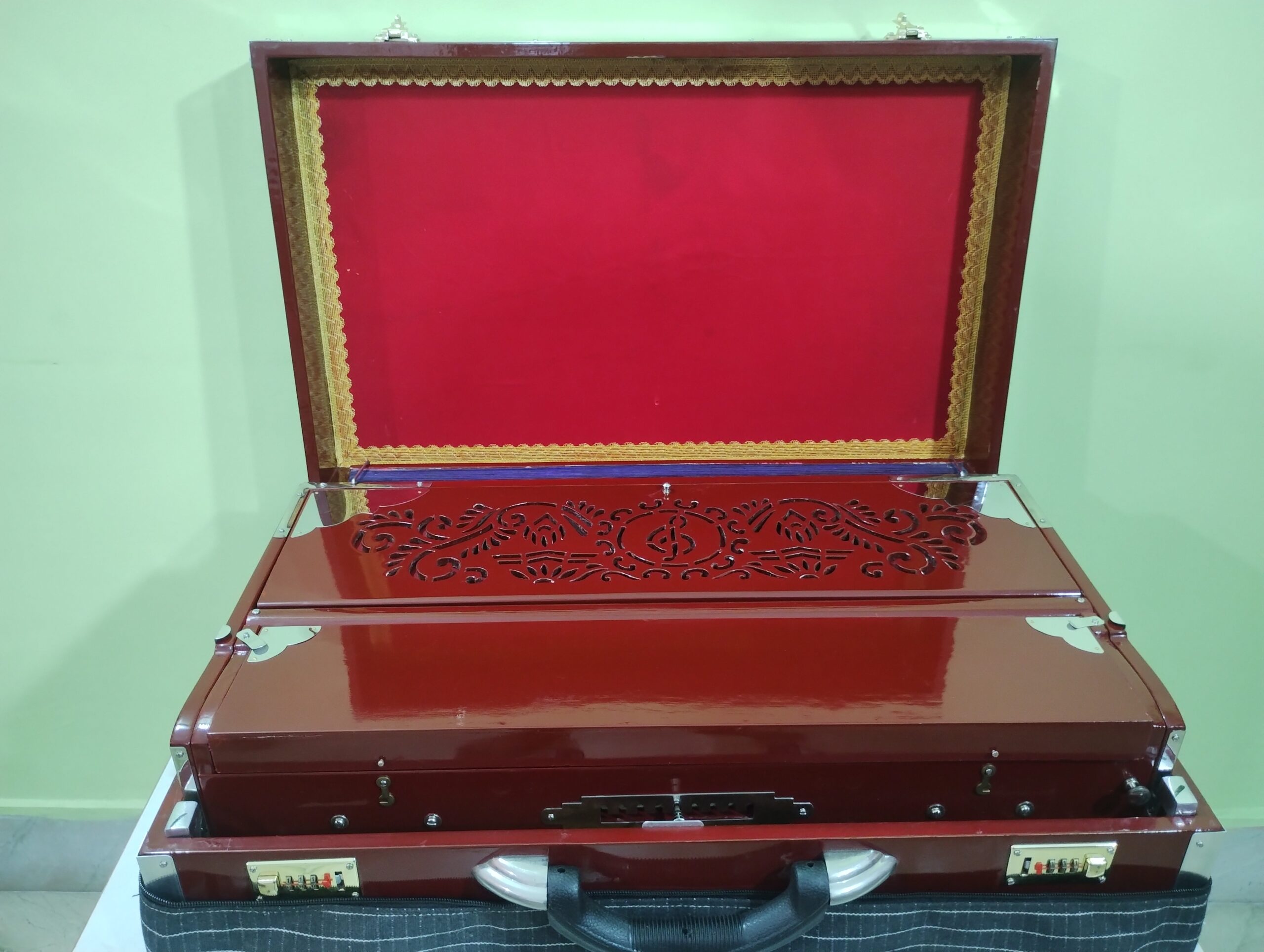 2 3 Line 9-Scale Changer Harmonium | Bass, Male & Female Reeds | 1 No. Palitana Reed Quality - Image 3