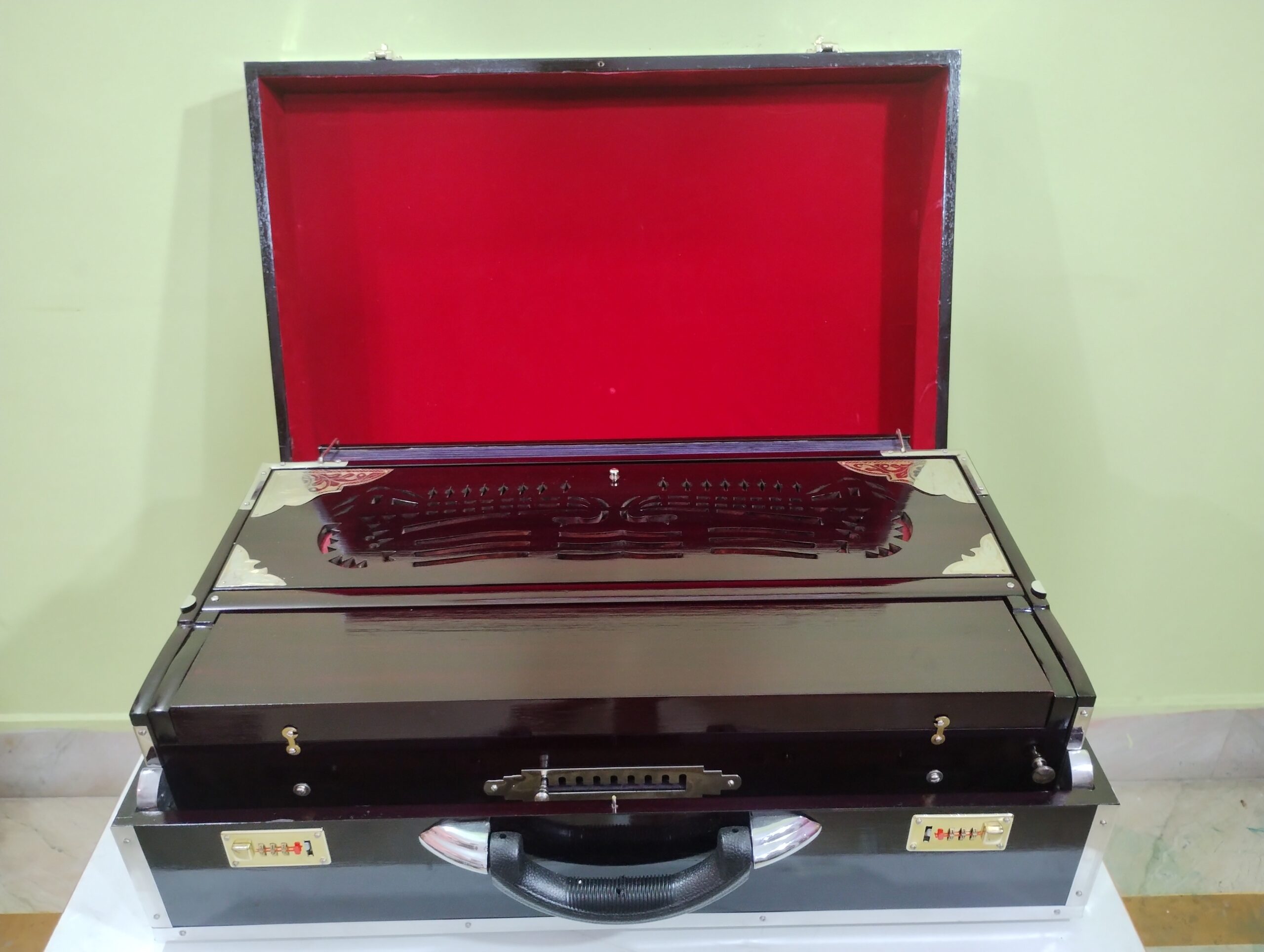 2 3 Line 9-Scale Changer Harmonium | Bass, Male & Female Reeds | No.1 Palitana Reed Quality - Image 3
