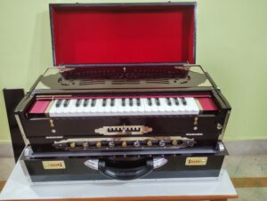 3 Line 9-Scale Changer Harmonium | Bass, Male & Female Reeds | No.1 Palitana Reed Quality