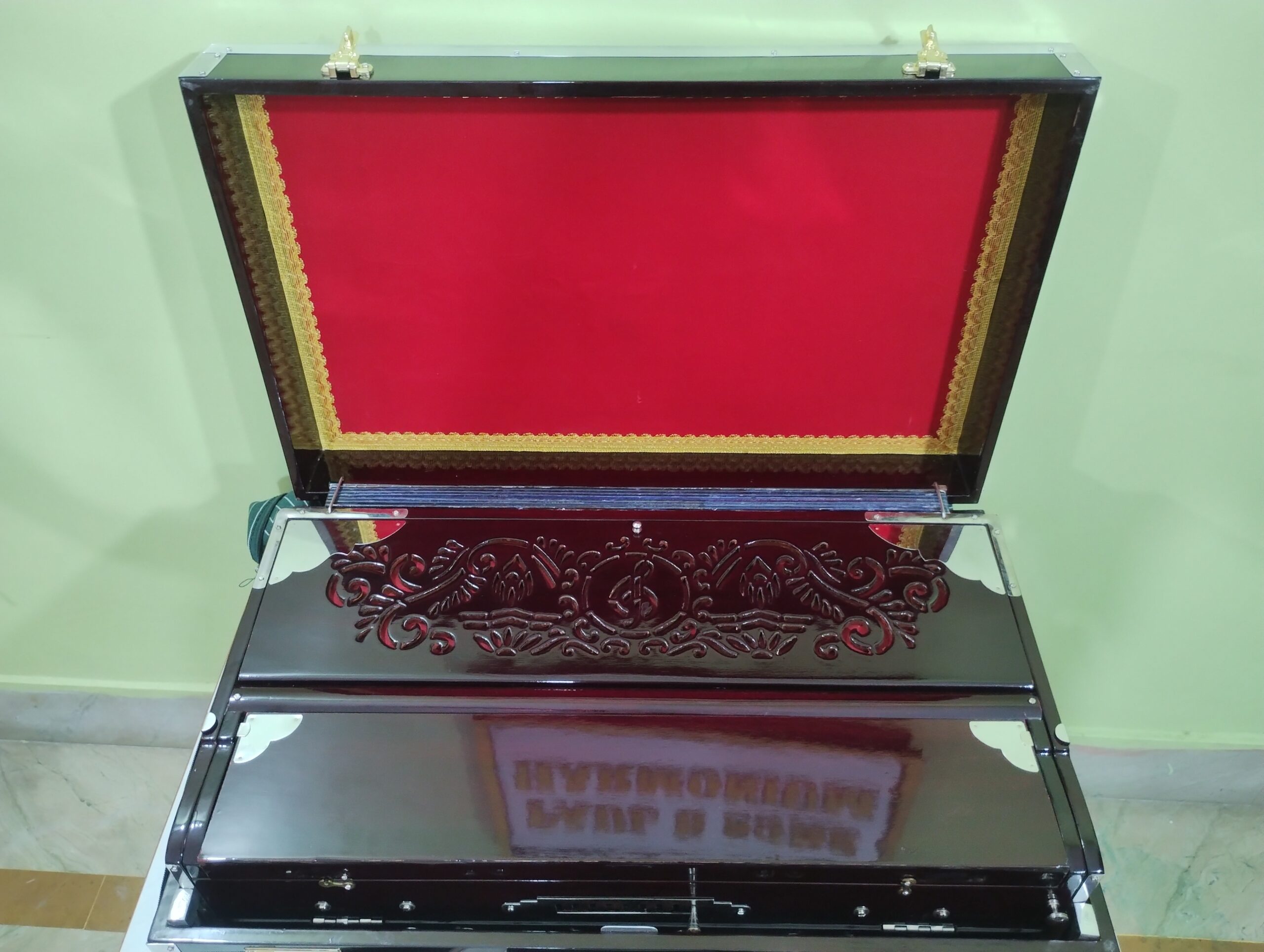 4 3 Line 9-Scale Changer Harmonium | Bass, Male & Female Reeds | No.1 Palitana Reed Quality - Image 5