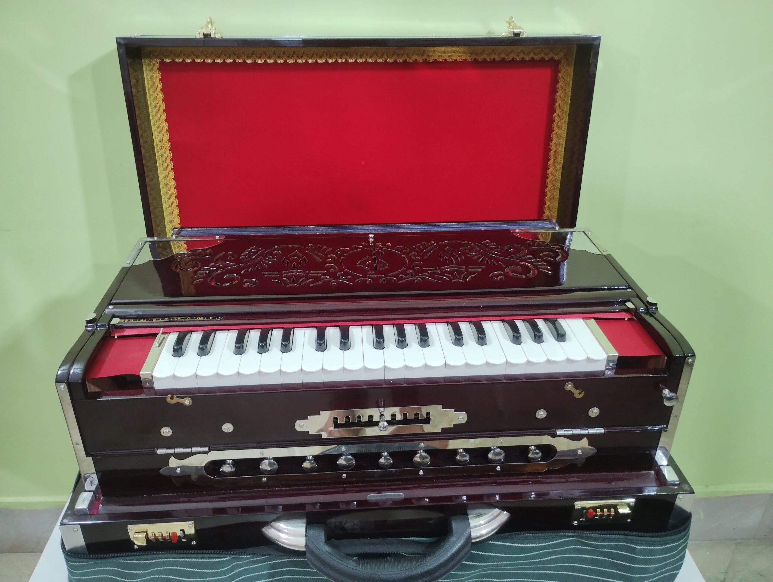 8 3 Line 9-Scale Changer Harmonium | Bass, Male & Female Reeds | No.1 Palitana Reed Quality - Image 9